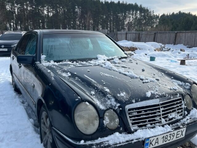 Синій Мерседес Е-Клас, об'ємом двигуна 2.15 л та пробігом 400 тис. км за 2100 $, фото 1 на Automoto.ua