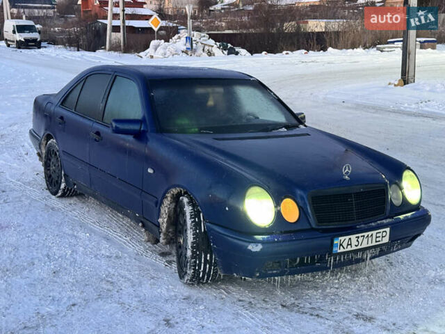 Синій Мерседес Е-Клас, об'ємом двигуна 2.3 л та пробігом 357 тис. км за 2700 $, фото 1 на Automoto.ua