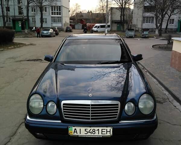 Синий Мерседес Е-Класс, объемом двигателя 2.8 л и пробегом 515 тыс. км за 4200 $, фото 1 на Automoto.ua