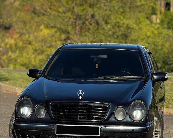 Синій Мерседес Е-Клас, об'ємом двигуна 3.23 л та пробігом 438 тис. км за 3999 $, фото 1 на Automoto.ua