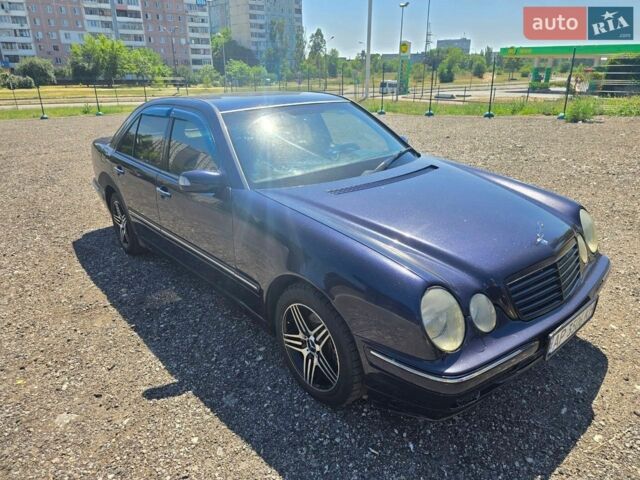 Синій Мерседес Е-Клас, об'ємом двигуна 2.4 л та пробігом 380 тис. км за 2800 $, фото 1 на Automoto.ua