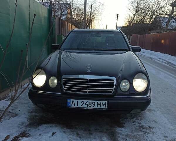 Синій Мерседес Е-Клас, об'ємом двигуна 4.3 л та пробігом 306 тис. км за 6500 $, фото 1 на Automoto.ua