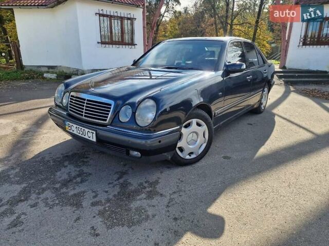 Мерседес Е-Класс 1999 в Стрые на Automoto.ua Синий Мерседес Е-Класс, объемом двигателя 3 л и пробегом 325 тыс. км за 2300 $, фото 1 на Automoto.ua
