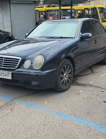 Синий Мерседес Е-Класс, объемом двигателя 2 л и пробегом 392 тыс. км за 4199 $, фото 1 на Automoto.ua