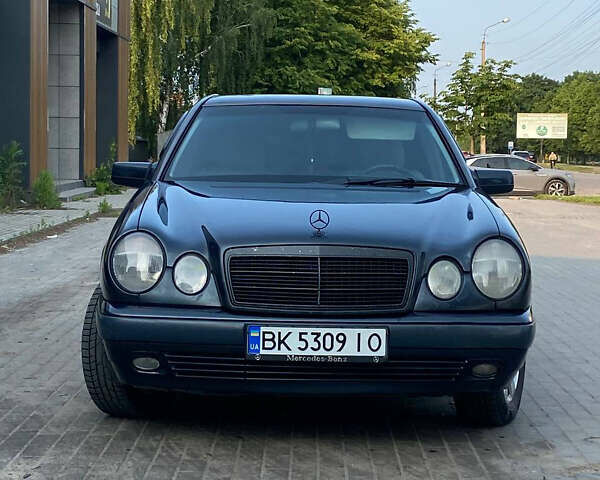 Синій Мерседес Е-Клас, об'ємом двигуна 2.2 л та пробігом 410 тис. км за 3799 $, фото 1 на Automoto.ua