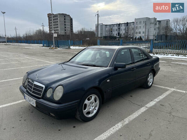 Синій Мерседес Е-Клас, об'ємом двигуна 3 л та пробігом 474 тис. км за 3800 $, фото 1 на Automoto.ua