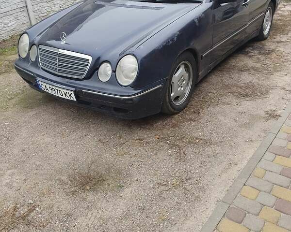 Синий Мерседес Е-Класс, объемом двигателя 2.69 л и пробегом 510 тыс. км за 3200 $, фото 1 на Automoto.ua