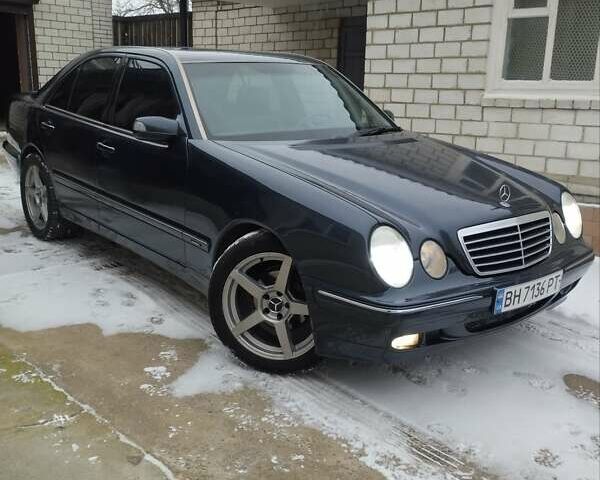 Синий Мерседес Е-Класс, объемом двигателя 2.8 л и пробегом 280 тыс. км за 3800 $, фото 1 на Automoto.ua