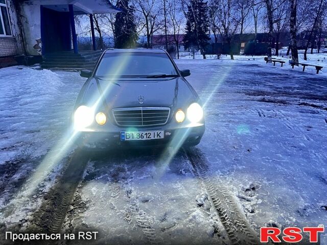 Синій Мерседес Е-Клас, об'ємом двигуна 2 л та пробігом 320 тис. км за 3000 $, фото 1 на Automoto.ua