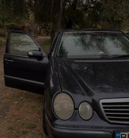 Синій Мерседес Е-Клас, об'ємом двигуна 3.2 л та пробігом 400 тис. км за 2600 $, фото 1 на Automoto.ua