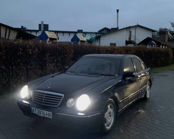 Синий Мерседес Е-Класс, объемом двигателя 2.4 л и пробегом 250 тыс. км за 2550 $, фото 1 на Automoto.ua