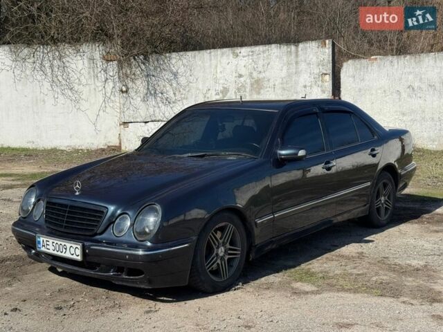 Синий Мерседес Е-Класс, объемом двигателя 3.2 л и пробегом 430 тыс. км за 4200 $, фото 1 на Automoto.ua