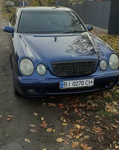 Синий Мерседес Е-Класс, объемом двигателя 2.4 л и пробегом 300 тыс. км за 4500 $, фото 1 на Automoto.ua