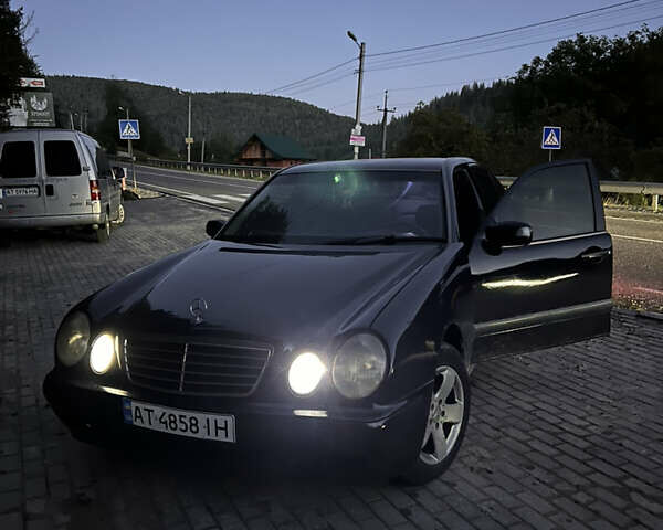 Синій Мерседес Е-Клас, об'ємом двигуна 2.1 л та пробігом 42 тис. км за 3050 $, фото 1 на Automoto.ua
