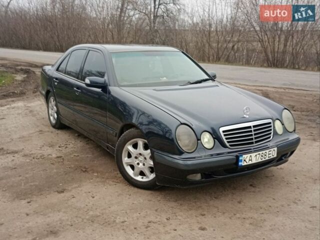 Синий Мерседес Е-Класс, объемом двигателя 2.15 л и пробегом 460 тыс. км за 2550 $, фото 1 на Automoto.ua