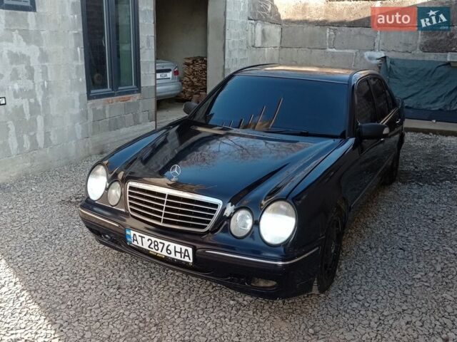 Синий Мерседес Е-Класс, объемом двигателя 2.4 л и пробегом 322 тыс. км за 2499 $, фото 1 на Automoto.ua