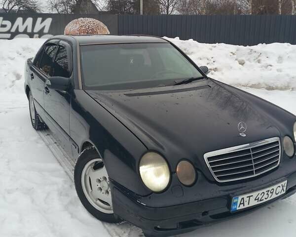 Синий Мерседес Е-Класс, объемом двигателя 2.2 л и пробегом 447 тыс. км за 2599 $, фото 1 на Automoto.ua