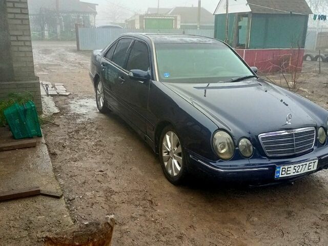 Синій Мерседес Е-Клас, об'ємом двигуна 2 л та пробігом 0 тис. км за 2000 $, фото 1 на Automoto.ua