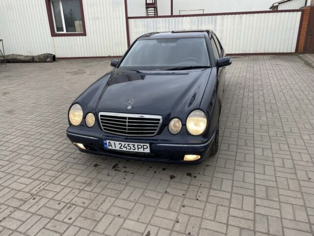 Синий Мерседес Е-Класс, объемом двигателя 2.1 л и пробегом 615 тыс. км за 4000 $, фото 1 на Automoto.ua