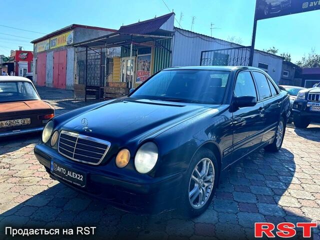 Синій Мерседес Е-Клас, об'ємом двигуна 2.2 л та пробігом 300 тис. км за 2699 $, фото 1 на Automoto.ua