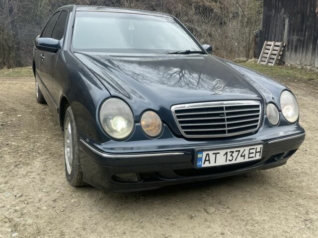 Синий Мерседес Е-Класс, объемом двигателя 3.2 л и пробегом 360 тыс. км за 4508 $, фото 1 на Automoto.ua