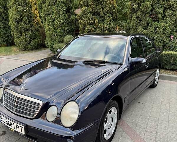 Синий Мерседес Е-Класс, объемом двигателя 2.15 л и пробегом 249 тыс. км за 5250 $, фото 1 на Automoto.ua