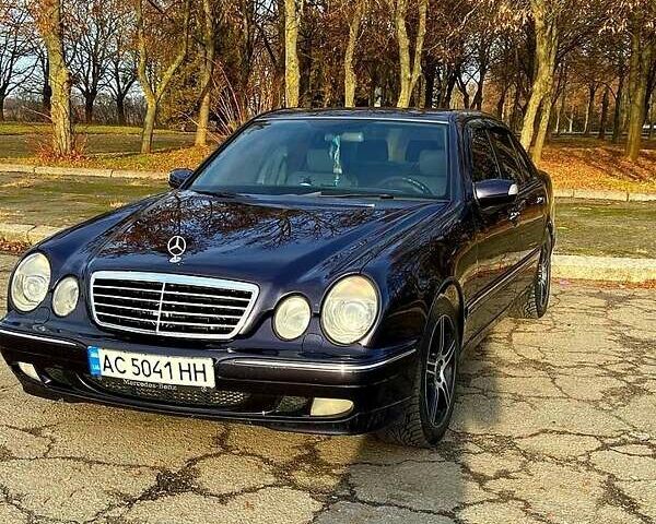 Синій Мерседес Е-Клас, об'ємом двигуна 3.2 л та пробігом 400 тис. км за 5450 $, фото 1 на Automoto.ua