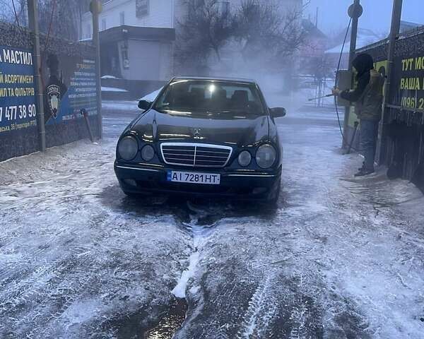 Синий Мерседес Е-Класс, объемом двигателя 2.15 л и пробегом 338 тыс. км за 3000 $, фото 1 на Automoto.ua