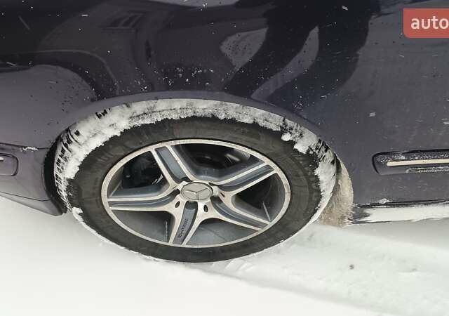 Синий Мерседес Е-Класс, объемом двигателя 2 л и пробегом 407 тыс. км за 4000 $, фото 1 на Automoto.ua