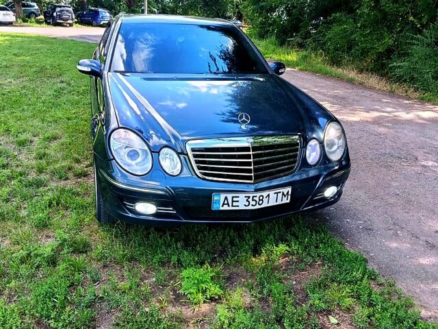 Синій Мерседес Е-Клас, об'ємом двигуна 2.1 л та пробігом 0 тис. км за 7500 $, фото 1 на Automoto.ua
