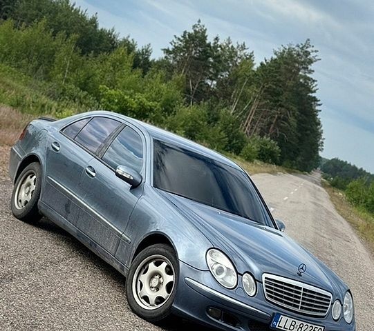 Синій Мерседес Е-Клас, об'ємом двигуна 2.7 л та пробігом 400 тис. км за 3200 $, фото 1 на Automoto.ua