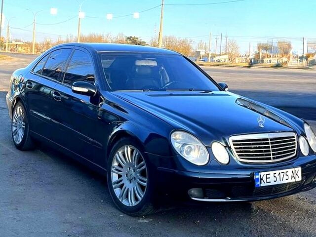 Синий Мерседес Е-Класс, объемом двигателя 2.6 л и пробегом 260 тыс. км за 8500 $, фото 1 на Automoto.ua