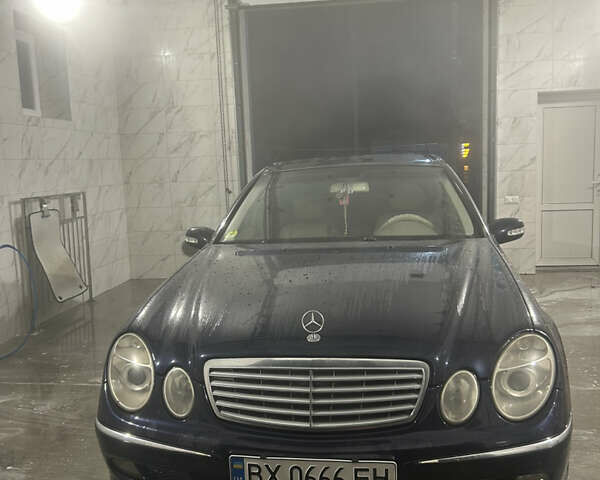 Синий Мерседес Е-Класс, объемом двигателя 2.7 л и пробегом 285 тыс. км за 7200 $, фото 1 на Automoto.ua