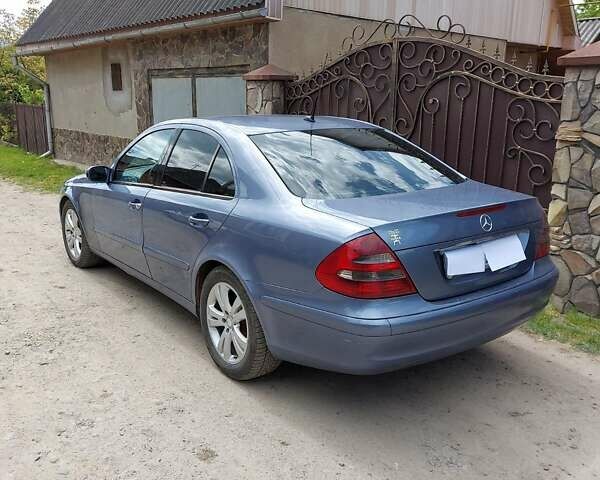 Синий Мерседес Е-Класс, объемом двигателя 2.15 л и пробегом 350 тыс. км за 4700 $, фото 1 на Automoto.ua