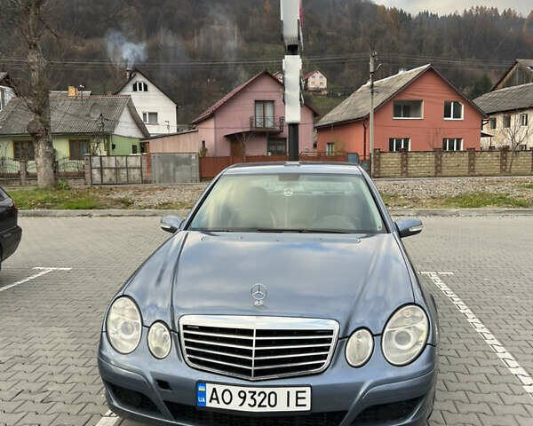 Синий Мерседес Е-Класс, объемом двигателя 2.69 л и пробегом 442 тыс. км за 5500 $, фото 1 на Automoto.ua