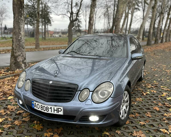 Синий Мерседес Е-Класс, объемом двигателя 3.2 л и пробегом 302 тыс. км за 5800 $, фото 1 на Automoto.ua