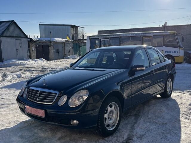 Синий Мерседес Е-Класс, объемом двигателя 2.2 л и пробегом 274 тыс. км за 8600 $, фото 1 на Automoto.ua