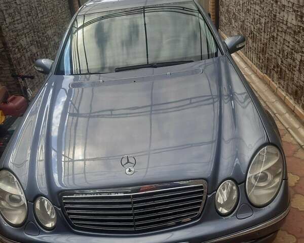 Мерседес Е-Класс 2003 в Измаиле на Automoto.ua Синий Мерседес Е-Класс, объемом двигателя 1.8 л и пробегом 336 тыс. км за 6400 $, фото 1 на Automoto.ua