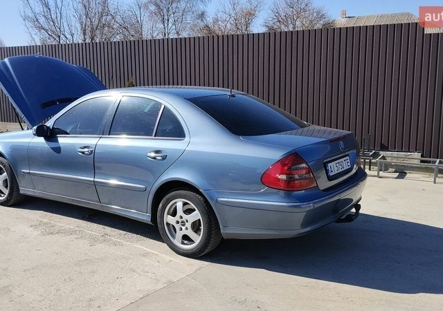 Синий Мерседес Е-Класс, объемом двигателя 2.15 л и пробегом 340 тыс. км за 7500 $, фото 1 на Automoto.ua