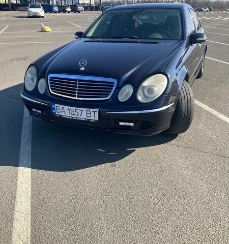 Синий Мерседес Е-Класс, объемом двигателя 3.2 л и пробегом 70 тыс. км за 4450 $, фото 1 на Automoto.ua