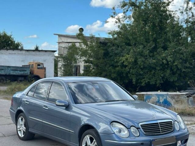 Синий Мерседес Е-Класс, объемом двигателя 2.7 л и пробегом 300 тыс. км за 3201 $, фото 1 на Automoto.ua