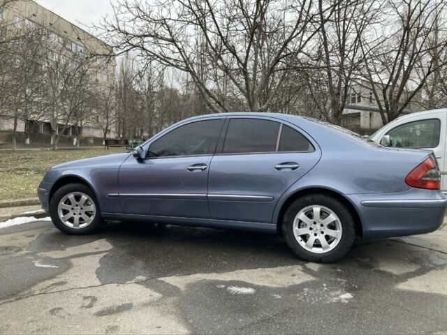 Синій Мерседес Е-Клас, об'ємом двигуна 3.2 л та пробігом 280 тис. км за 4800 $, фото 1 на Automoto.ua