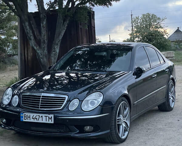 Синій Мерседес Е-Клас, об'ємом двигуна 5 л та пробігом 370 тис. км за 10500 $, фото 1 на Automoto.ua
