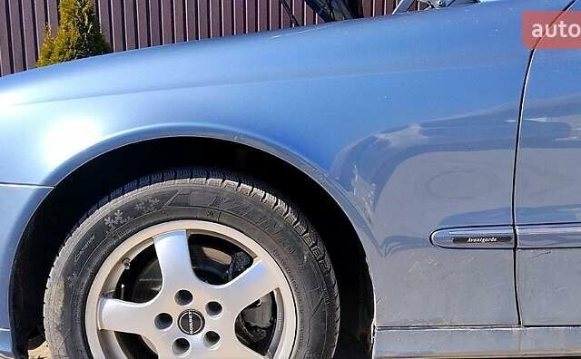 Синий Мерседес Е-Класс, объемом двигателя 2.2 л и пробегом 340 тыс. км за 7500 $, фото 1 на Automoto.ua