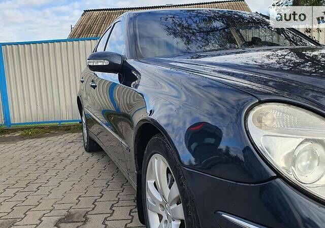 Синий Мерседес Е-Класс, объемом двигателя 2.7 л и пробегом 338 тыс. км за 7199 $, фото 1 на Automoto.ua