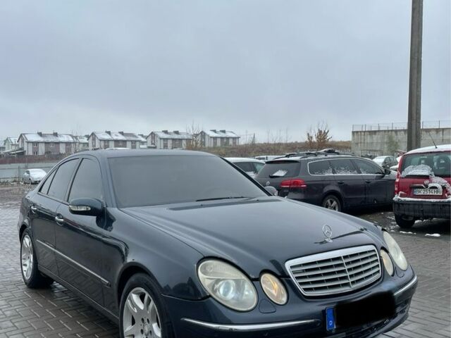 Синій Мерседес Е-Клас, об'ємом двигуна 3.2 л та пробігом 340 тис. км за 3999 $, фото 1 на Automoto.ua