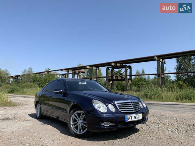 Синий Мерседес Е-Класс, объемом двигателя 2.2 л и пробегом 283 тыс. км за 9000 $, фото 1 на Automoto.ua