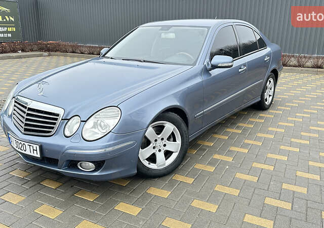 Синий Мерседес Е-Класс, объемом двигателя 2.15 л и пробегом 322 тыс. км за 8350 $, фото 1 на Automoto.ua