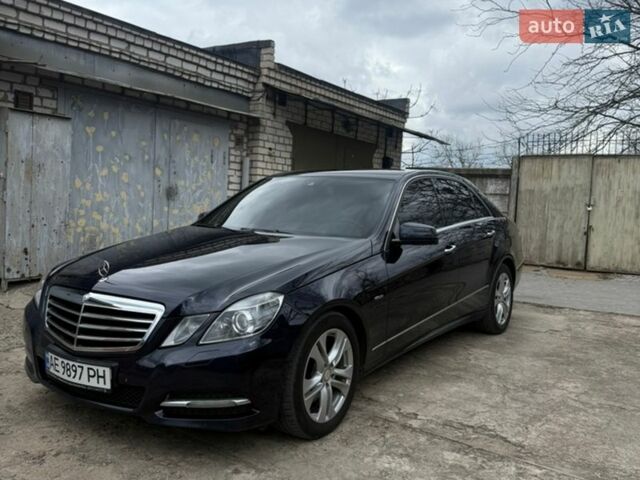 Синій Мерседес Е-Клас, об'ємом двигуна 2.2 л та пробігом 261 тис. км за 10999 $, фото 1 на Automoto.ua