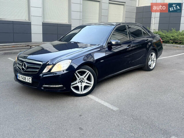 Синий Мерседес Е-Класс, объемом двигателя 1.8 л и пробегом 367 тыс. км за 8800 $, фото 1 на Automoto.ua
